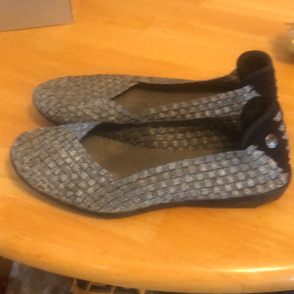 Gently worn Bernie Mev flats